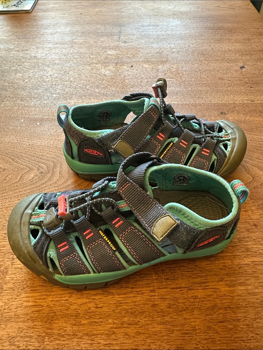 Keens- Kids size 1 - Outdoor waterproof Sandals - Navy, Teal & Pink